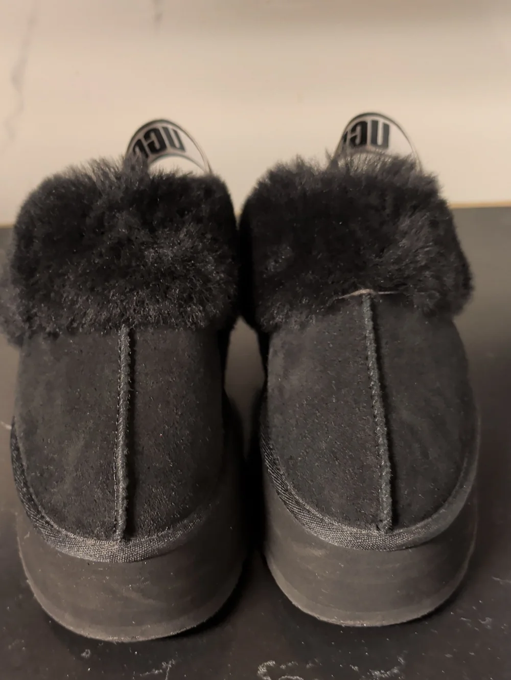 UGG Wmns Funkette Slipper 'Black' Shoes Size 8 Used Like New